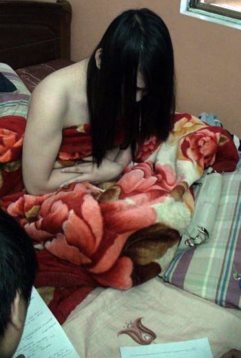Ch&acirc;n d&agrave;i bật m&iacute; chuyện 